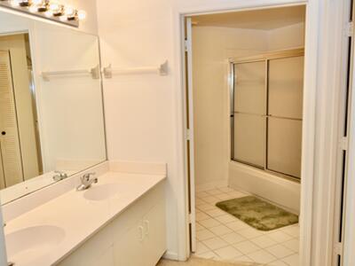 200 Uno Lago Drive, Juno Beach, FL 33408