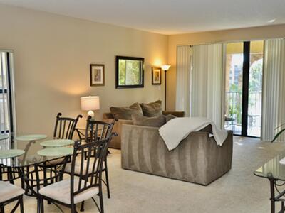 200 Uno Lago Drive, Juno Beach, FL 33408