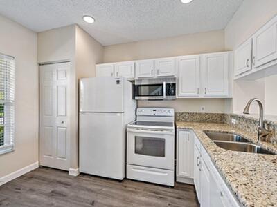 5052 Palmbrooke Circle, West Palm Beach, FL 33417