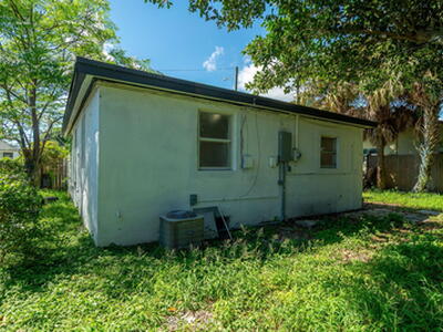 1108 W 33rd Street, Riviera Beach, FL 33404