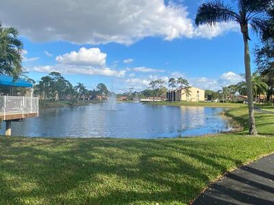 536 Shady Pine Way, Greenacres, FL 33415