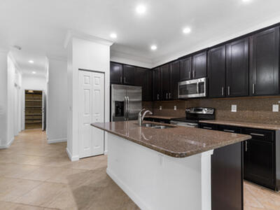 10384 Wellington Parc Drive, Wellington, FL 33449