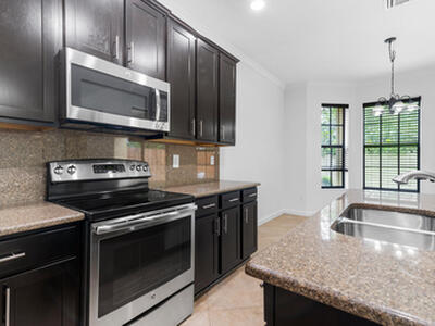 10384 Wellington Parc Drive, Wellington, FL 33449