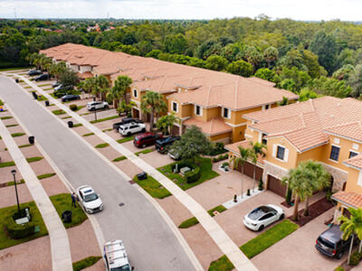 10384 Wellington Parc Drive, Wellington, FL 33449