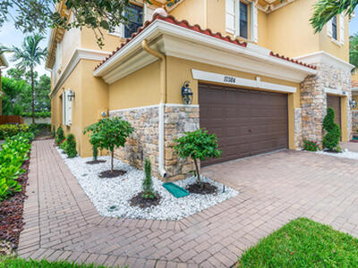 10384 Wellington Parc Drive, Wellington, FL 33449