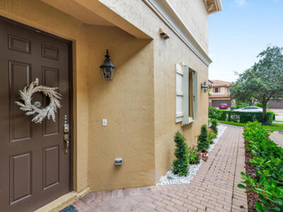 10384 Wellington Parc Drive, Wellington, FL 33449