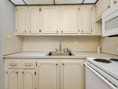 158 Norwich G, West Palm Beach, FL 33417