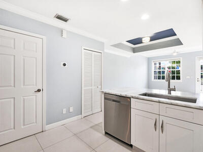 902 S Federal Highway, Lake Worth Beach, FL 33460