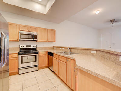 10560 SW Stephanie Way, Port Saint Lucie, FL 34987