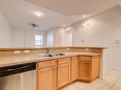 10560 SW Stephanie Way, Port Saint Lucie, FL 34987