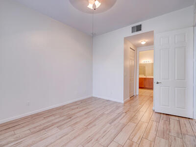 10560 SW Stephanie Way, Port Saint Lucie, FL 34987