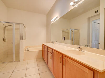 10560 SW Stephanie Way, Port Saint Lucie, FL 34987