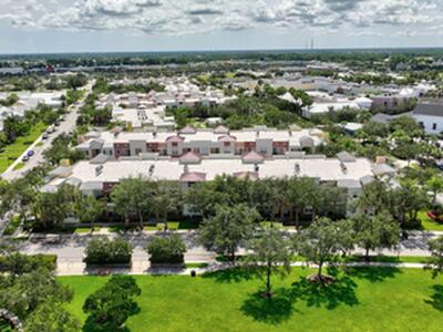 10560 SW Stephanie Way, Port Saint Lucie, FL 34987