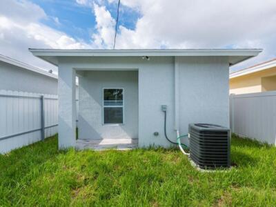 2827 Saranac Avenue, West Palm Beach, FL 33409