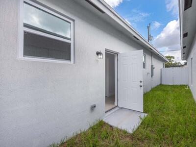 2827 Saranac Avenue, West Palm Beach, FL 33409