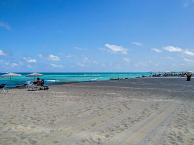 15901 Collins Avenue, Sunny Isles Beach, FL 33160