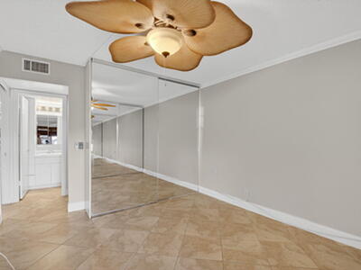 447 Flanders J, Delray Beach, FL 33484