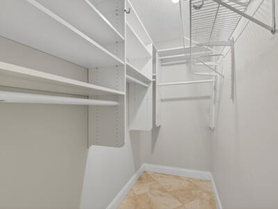 447 Flanders J, Delray Beach, FL 33484