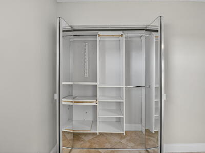 447 Flanders J, Delray Beach, FL 33484