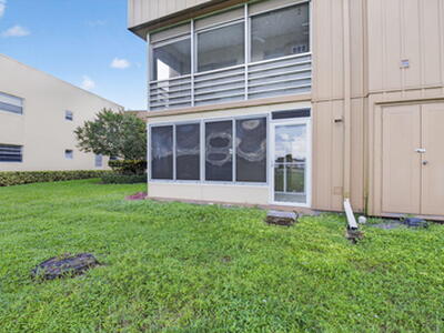 447 Flanders J, Delray Beach, FL 33484