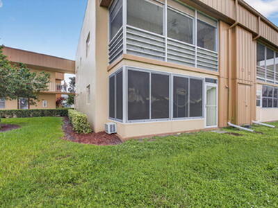 447 Flanders J, Delray Beach, FL 33484