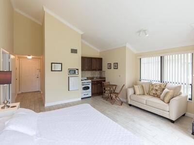 11863 Wimbledon Circle, Wellington, FL 33414