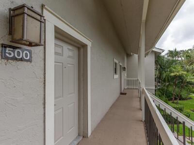 11863 Wimbledon Circle, Wellington, FL 33414