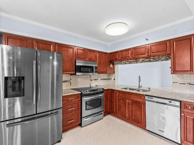 14475 N Strathmore Lane, Delray Beach, FL 33446