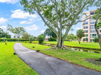 14475 N Strathmore Lane, Delray Beach, FL 33446