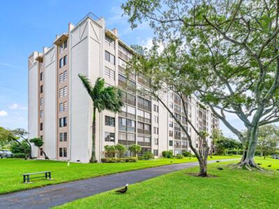 14475 N Strathmore Lane, Delray Beach, FL 33446