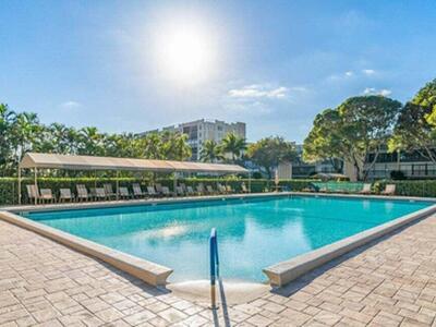 14475 N Strathmore Lane, Delray Beach, FL 33446