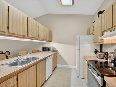 15 Farnworth Drive, Boynton Beach, FL 33426