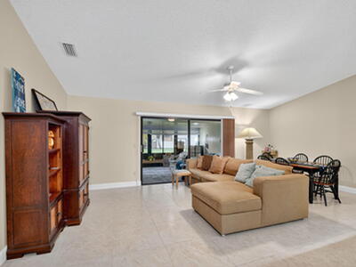 15 Farnworth Drive, Boynton Beach, FL 33426