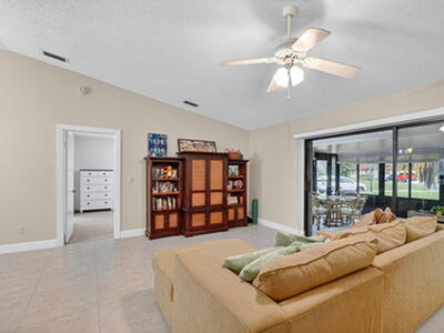 15 Farnworth Drive, Boynton Beach, FL 33426