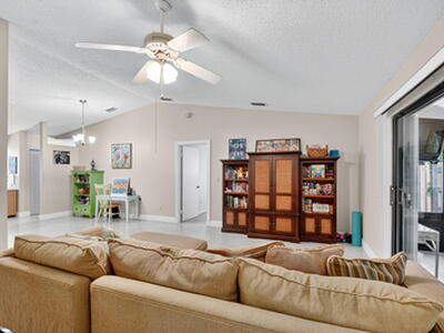 15 Farnworth Drive, Boynton Beach, FL 33426