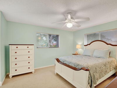 15 Farnworth Drive, Boynton Beach, FL 33426