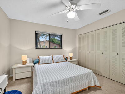 15 Farnworth Drive, Boynton Beach, FL 33426