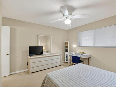 15 Farnworth Drive, Boynton Beach, FL 33426