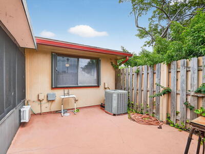 15 Farnworth Drive, Boynton Beach, FL 33426