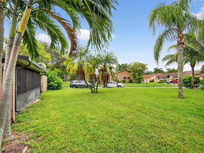 15 Farnworth Drive, Boynton Beach, FL 33426