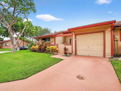 15 Farnworth Drive, Boynton Beach, FL 33426