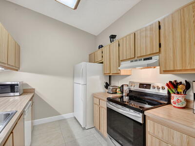 15 Farnworth Drive, Boynton Beach, FL 33426