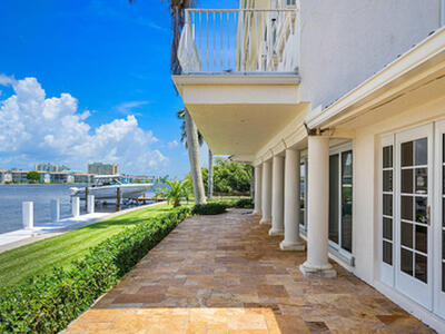 66 Harbour Drive N, Ocean Ridge, FL 33435