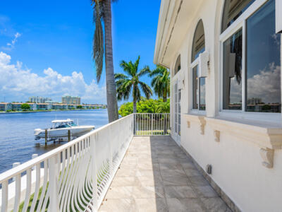 66 Harbour Drive N, Ocean Ridge, FL 33435