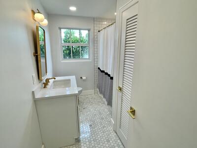 360 Alhambra Place, West Palm Beach, FL 33405