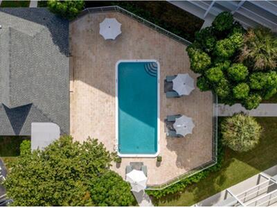 537 S Sequoia Drive, West Palm Beach, FL 33409