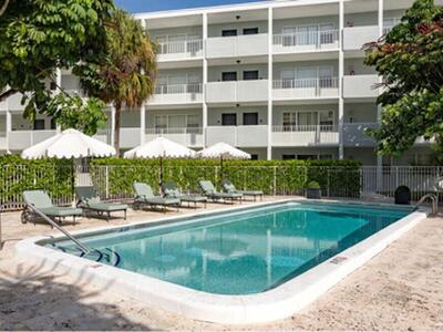 537 S Sequoia Drive, West Palm Beach, FL 33409