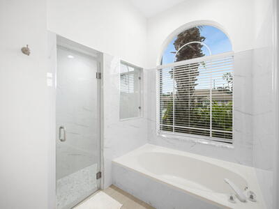 9070 Cypress Hollow Drive, Palm Beach Gardens, FL 33418