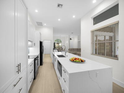 9070 Cypress Hollow Drive, Palm Beach Gardens, FL 33418