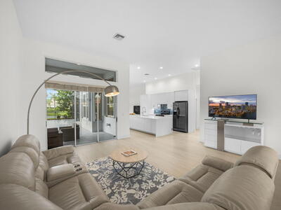 9070 Cypress Hollow Drive, Palm Beach Gardens, FL 33418